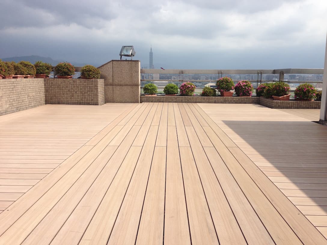 阻燃隔熱塑木板