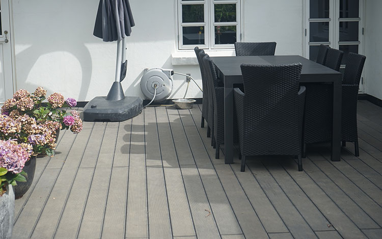 阻燃隔熱塑木板