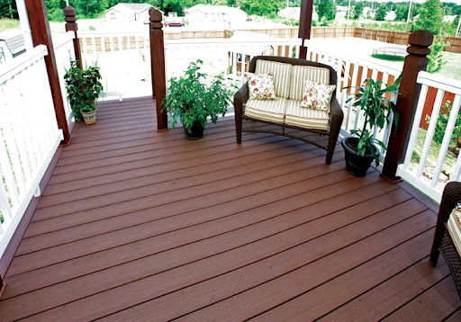 木塑露臺，打造空中的秘密花園